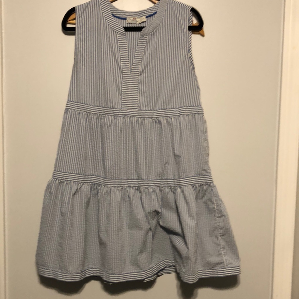 Vineyard vines tiered performance seersucker dress